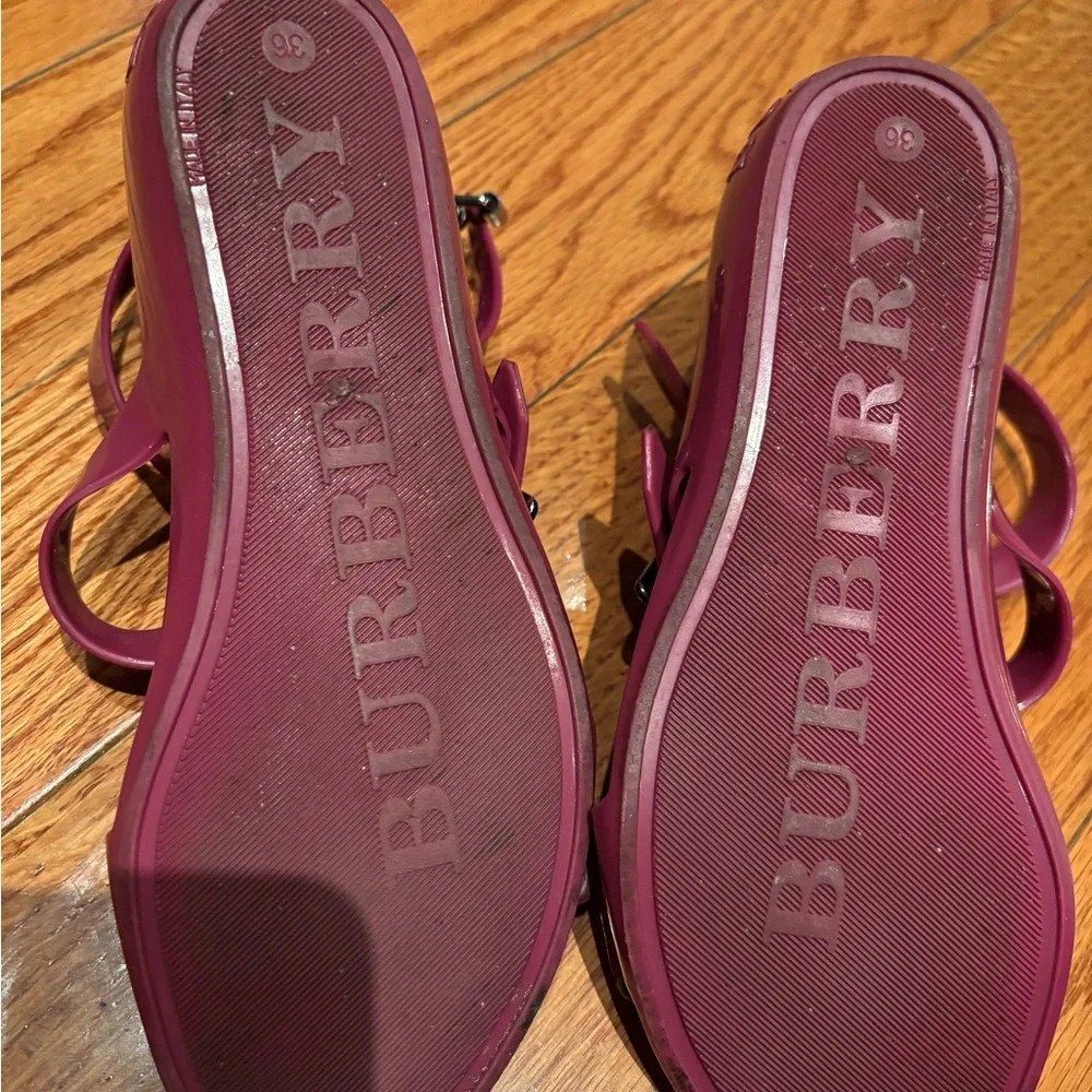 Burberry Magenta Sandals with Silver Buckles - Picture 3 of 10